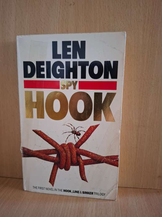 Spy Hook : Len Deighton (Paperback)
