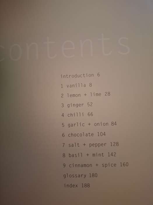 Marie Claire - Flavours : Donna Hay  (Paperback)
