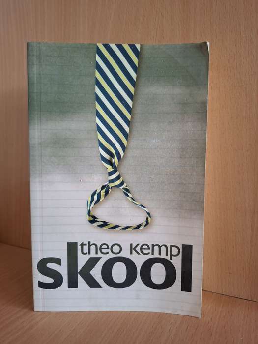 Skool : Theo Kemp  (Paperback)