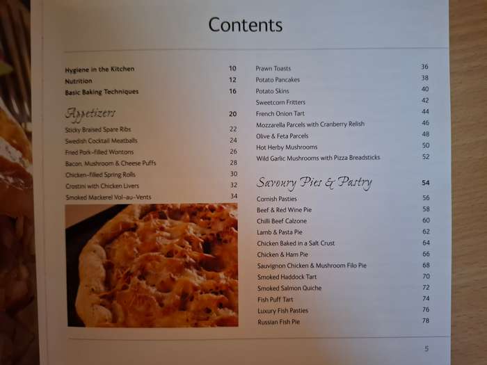 Pies & Puddings - Editor Gina Steer  (Paperback)