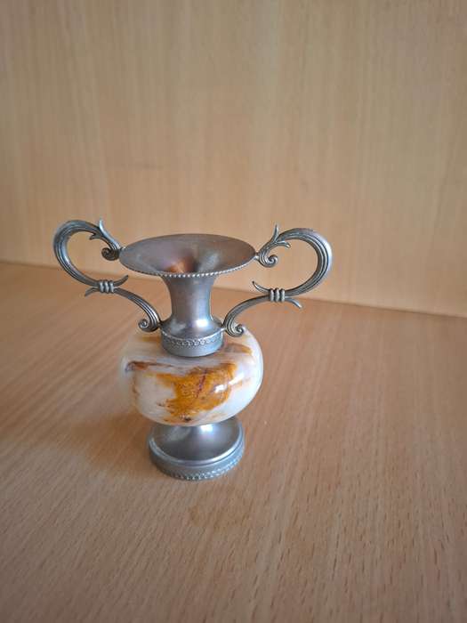 Vintage Onyx Bud Vase - height 7cm width 9cm