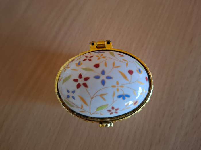 Small Trinket Holder - 5cm x 4cm height 4cm