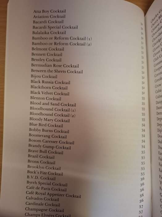 The Cocktail Bar - A Collection of 400 Recipes by Charles Edited by `Carlos of Raffles` (Paperback)