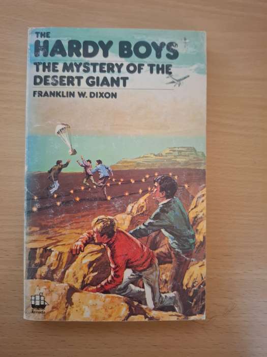 The Hardy Boys - The Mystery of The Desert Giant : Franklin W. Dixon  (Paperback)