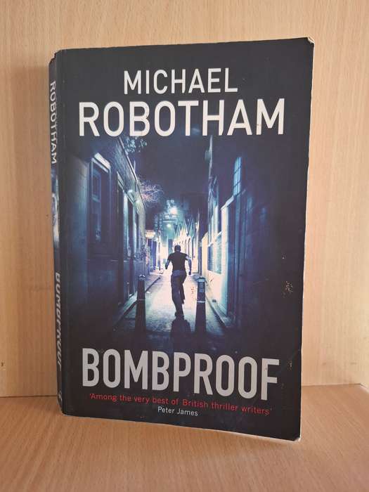 Bombproof : Michael Robotham (Paperback)