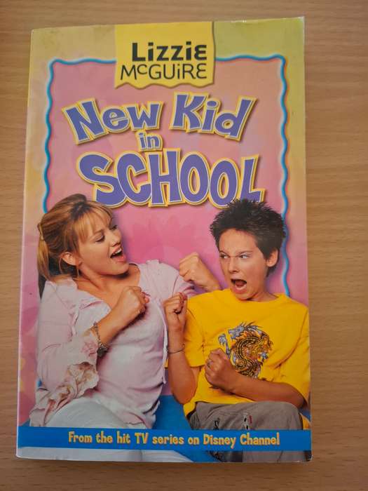 New Kid in School : Lizzie McGuire  (Paperback)