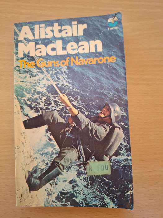 The Guns of Navarone : Alistair Maclean  (Paperback)