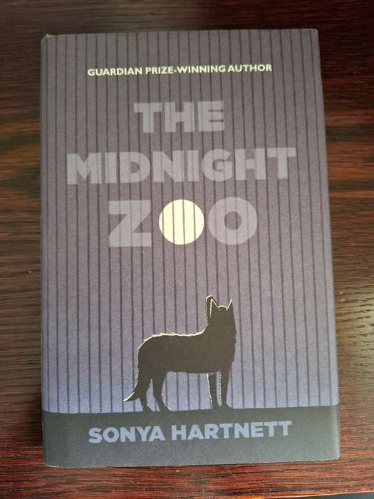 The Midnight Zoo : Sonya Hartnett  (Hardcover)