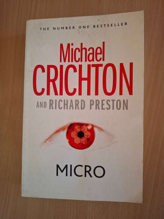 Micro: Michael Crichton (Paperback)