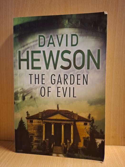 The Garden of Evil : David Hewson  (Paperback)