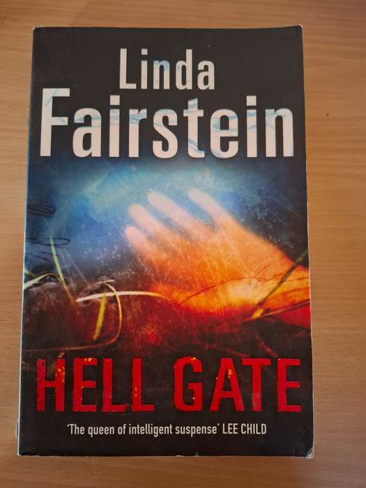 Hell`s Gate: Linda Fairstein (Paperback)
