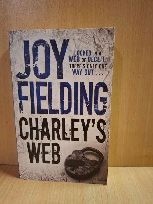 Charley`s Web: Joy Fielding  (Paperback)