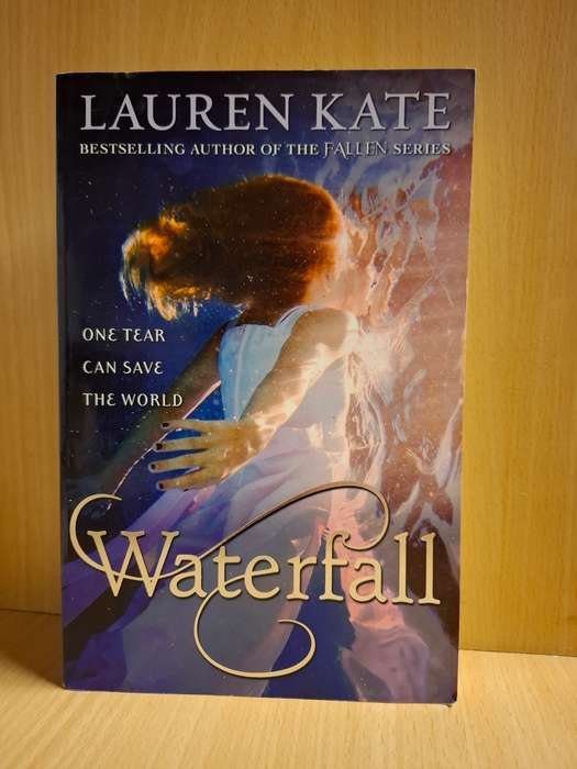 Waterfall : Lauren Kate  (Paperback)