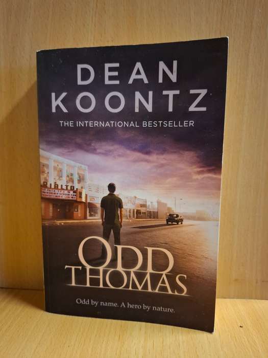 Odd Thomas : Dean Koontz  (Paperback)
