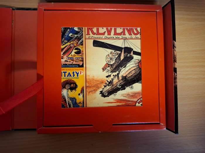 Sci-Fi Art A Pocket History : Steve Holland  (includes 5 fridge magnets)