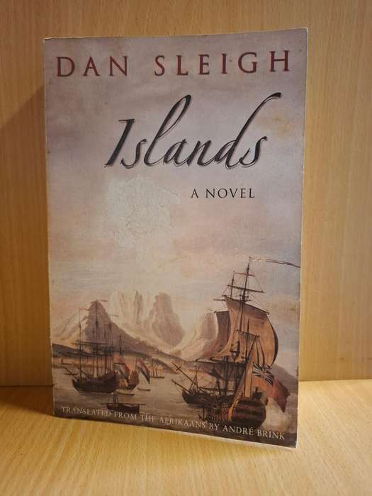 Islands : Dan Sleigh  (Paperback)