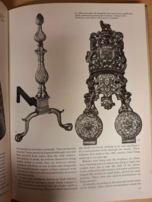 Collecting Antique Metalware - Tin, Copper, Pewter, Brass, Iron, Bronze : Evan Perry (Hardcover)