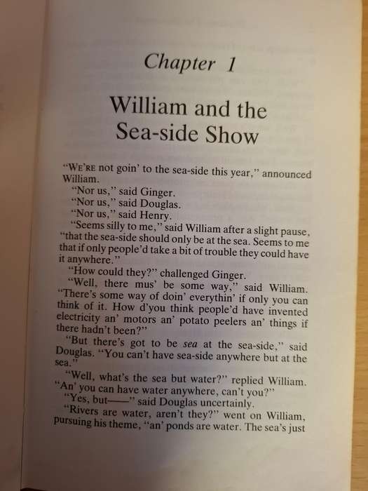 William The Showman by Richmal Crompton  (Hardcover)
