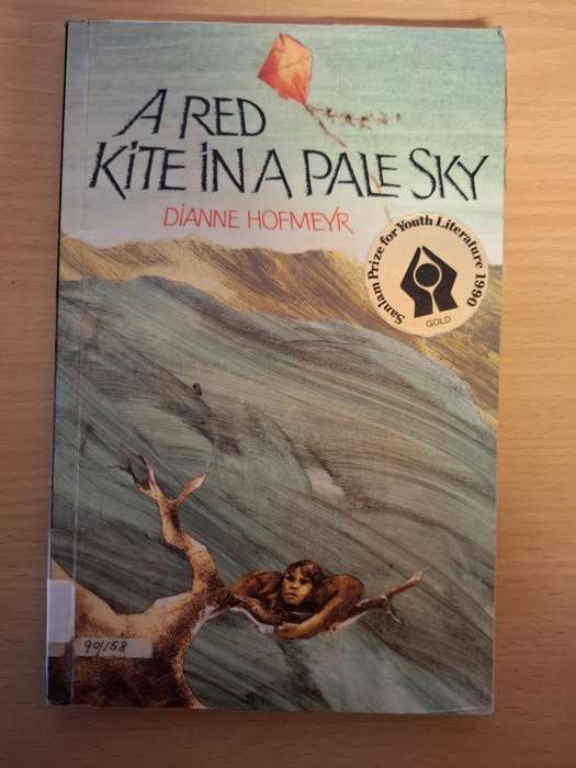 A Red Kite in a Pale Sky : Dianne Hofmeyr  (Paperback)