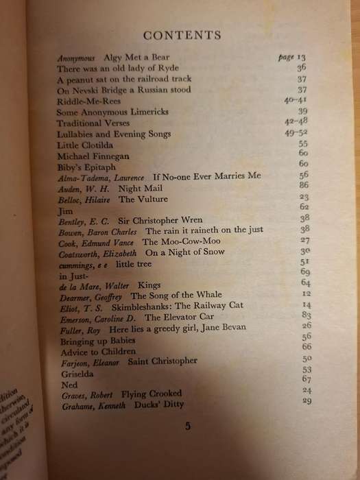 The Armada Lion Book of Young Verse Chosen by Julia Watson  (Paperback)
