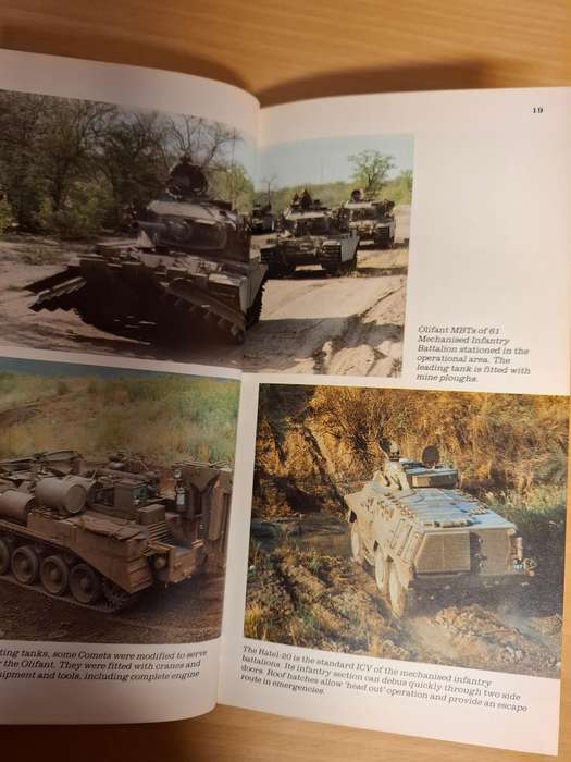 South African Arms & Armour - Armaments of The SA Army, Navy, Air Force: Helmoed-Romer Heitman