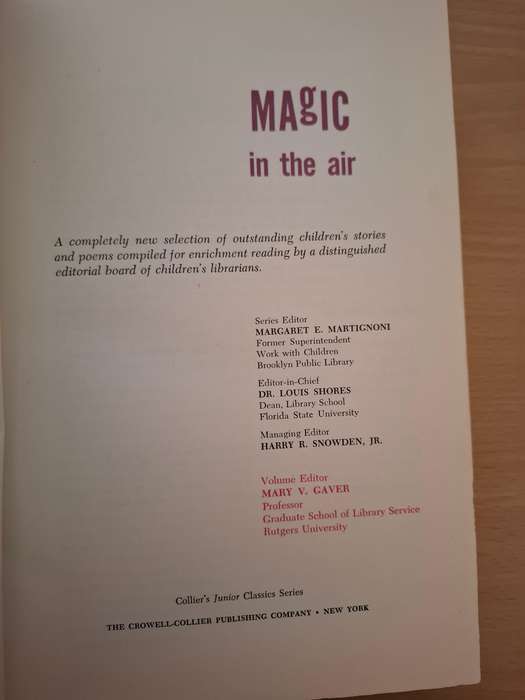 Collier`s Junior Classics - Magic in The Air  (Hardcover)