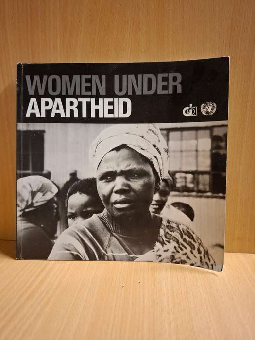 Women Under Apartheid  (Paperback)