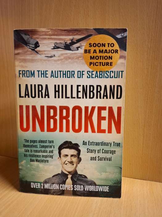 Unbroken : Laura Hillenbrand (Paperback)