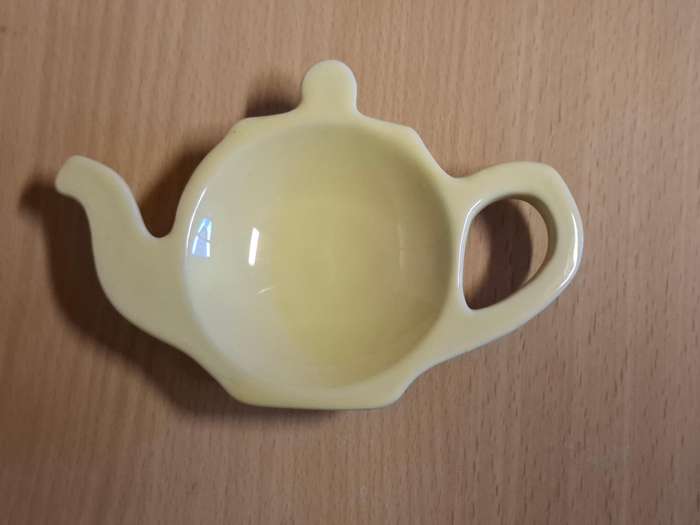 Small Yellow Ceramic Teabag Holder (13cm x 9cm)
