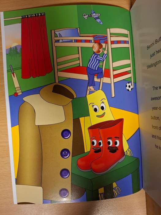Bennie Goes to the Park and Learns how to Fly - The Duffel Coat Journals Book One by Jeenie Bean