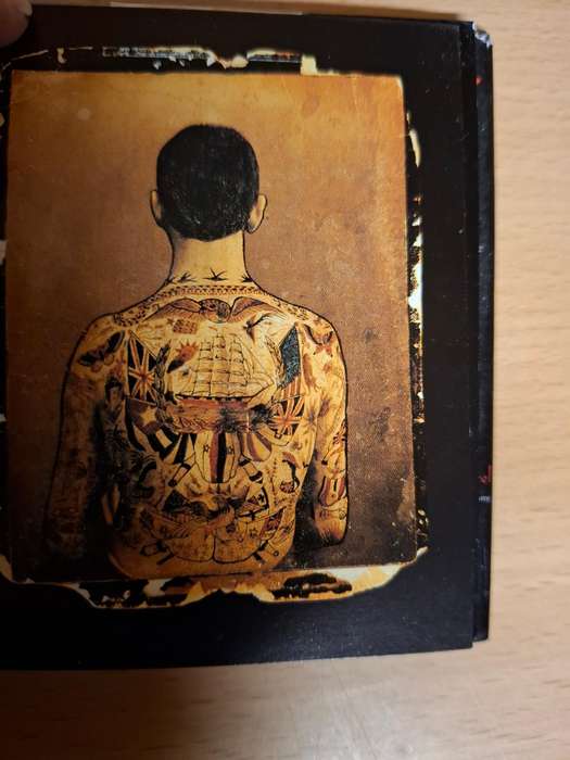 Tattoos - Coloring the human canvas  (Hardcover)