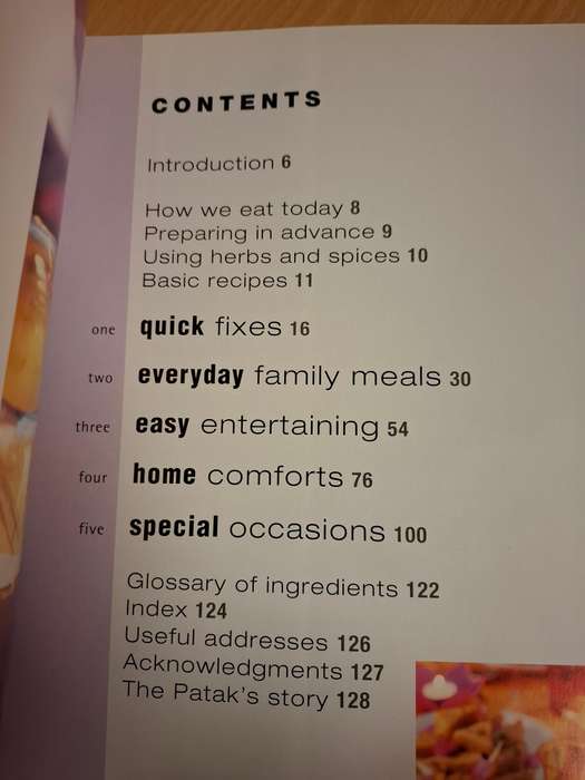 Meena Pathak`s Indian Cooking for Family and Friends  (Paperback)