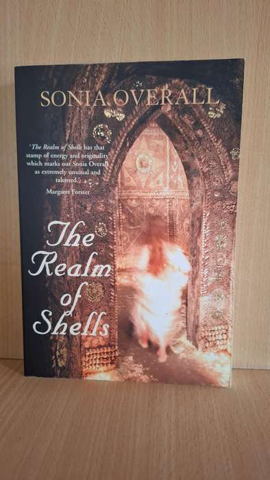 The Realms of Shells : Sonia Overall  (Paperback)