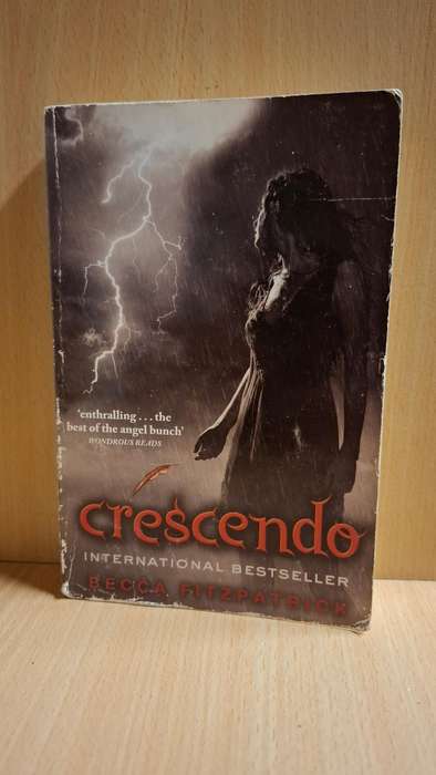 Crescendo : Becca Fitzpatrick  (Paperback)