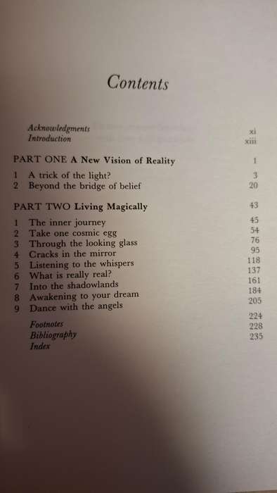 Living Magically - A New Vision of Reality: Gill Edwards (Paperback)
