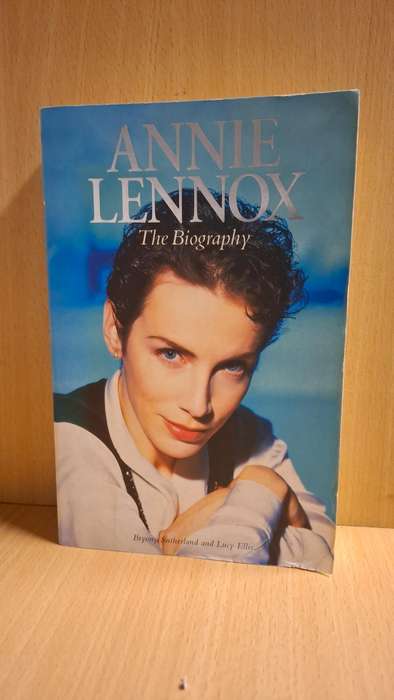 Annie Lennox - The Biography  (Paperback)
