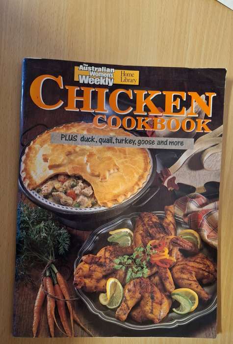 The Australian Women`s Weekly - Chicken Cookbook (Paperback)