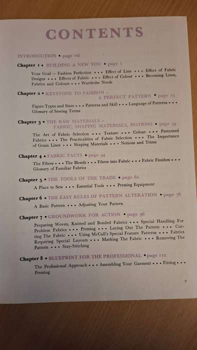 McCall`s Sewing in Colour - Home dressmaking, tailoring, mending, soft furnishings (Hardcover)