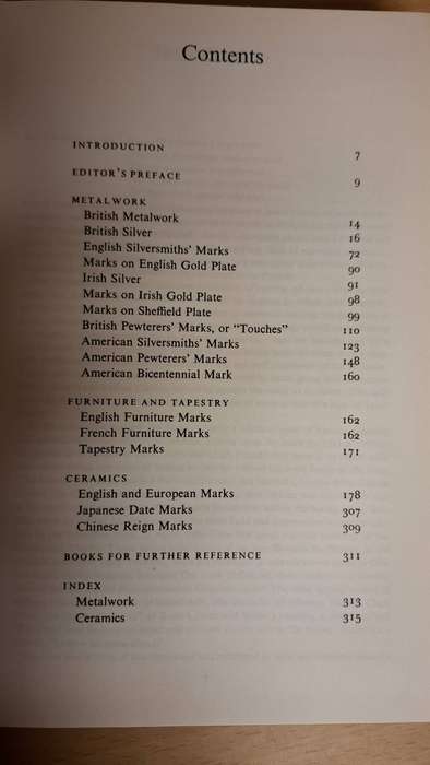 A Dictionary of Marks - The Identification Handbook for Antique Collectors: M. Macdonald-Taylor