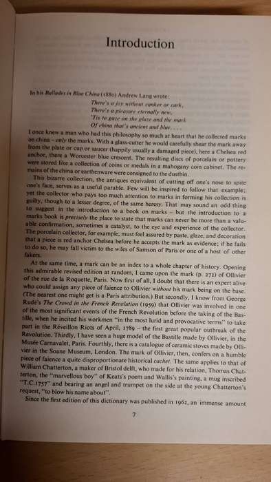 A Dictionary of Marks - The Identification Handbook for Antique Collectors: M. Macdonald-Taylor