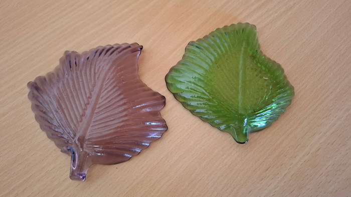 Set of 2 Small Glass Leaf Shape Dishes - 10cm x 10cm