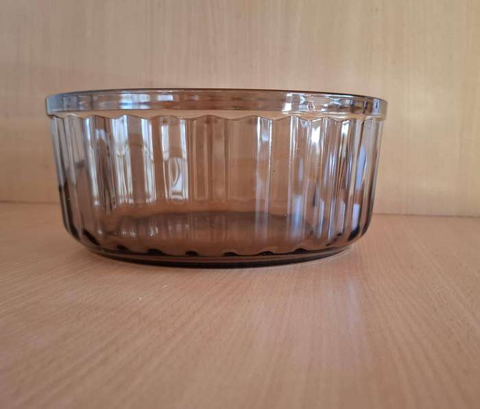 Round Glass Arcopol Bowl, Made in France (width 22cm height 10cm)