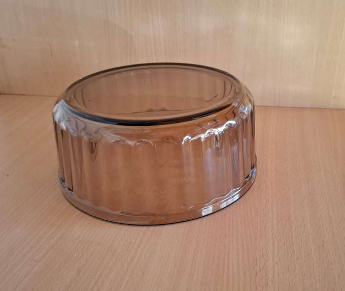 Round Glass Arcopol Bowl, Made in France (width 22cm height 10cm)
