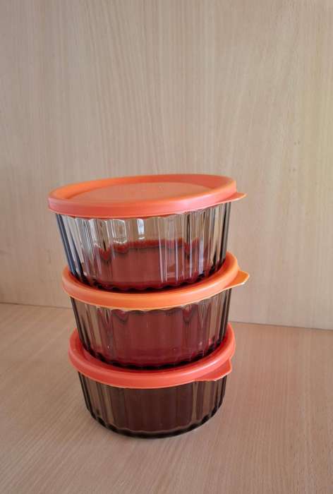 Lidded Arcopol Glass Dish (width 14cm height 7cm)