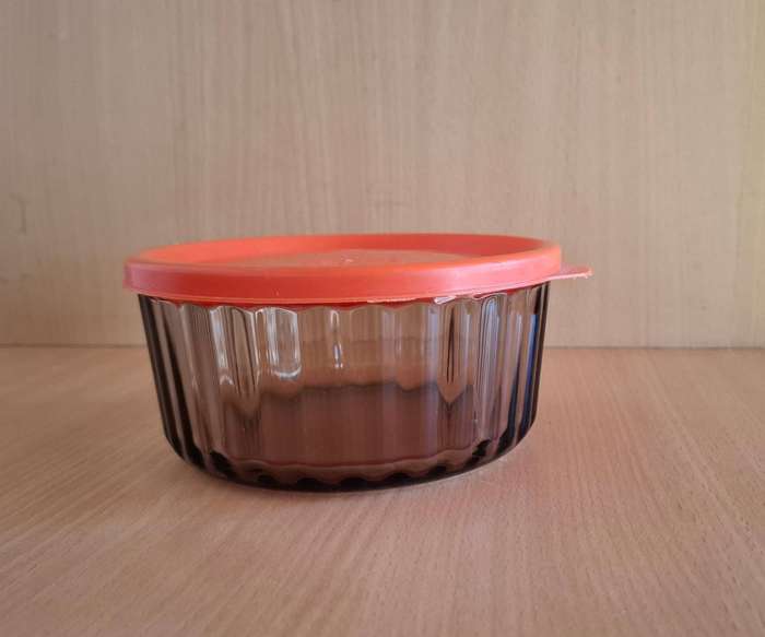Lidded Arcopol Glass Dish (width 14cm height 7cm)