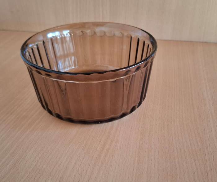 Lidded Arcopol Glass Dish (width 14cm height 7cm)