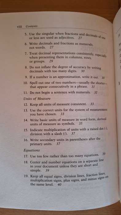 The Elements of Technical Writing : Gary Blake & Robert W. Bly  (Paperback)