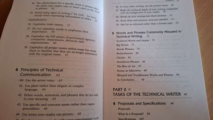 The Elements of Technical Writing : Gary Blake & Robert W. Bly  (Paperback)