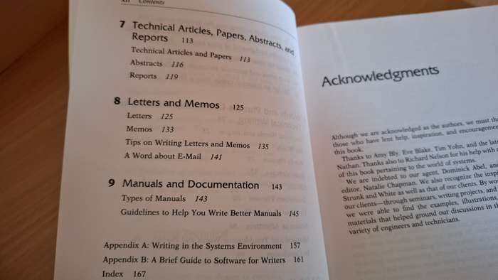 The Elements of Technical Writing : Gary Blake & Robert W. Bly  (Paperback)
