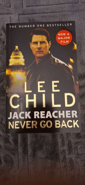 Never Go Back: Lee Child (Paperback)  NEW CONDITION